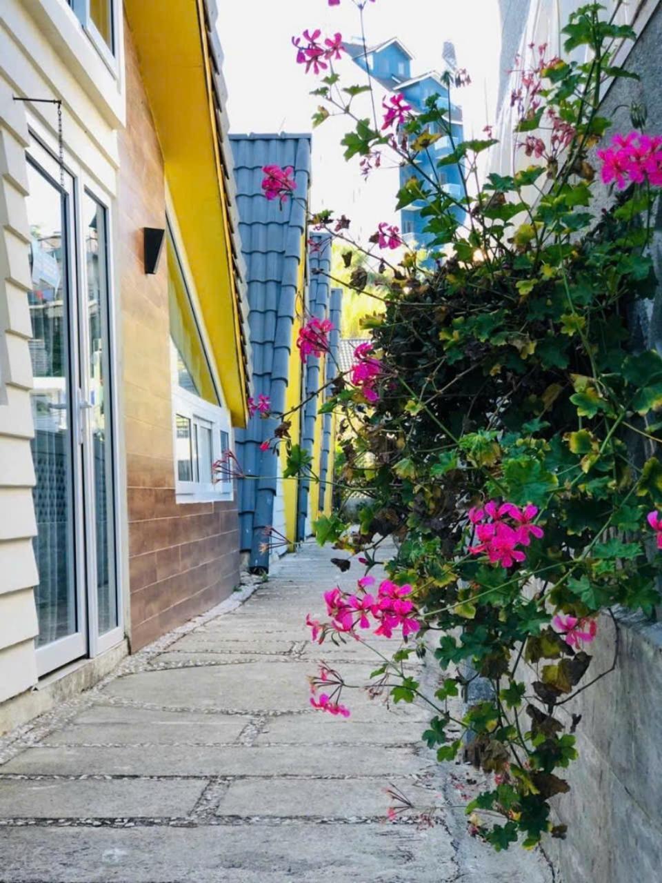 La Nha Homestay Da Lat Esterno foto