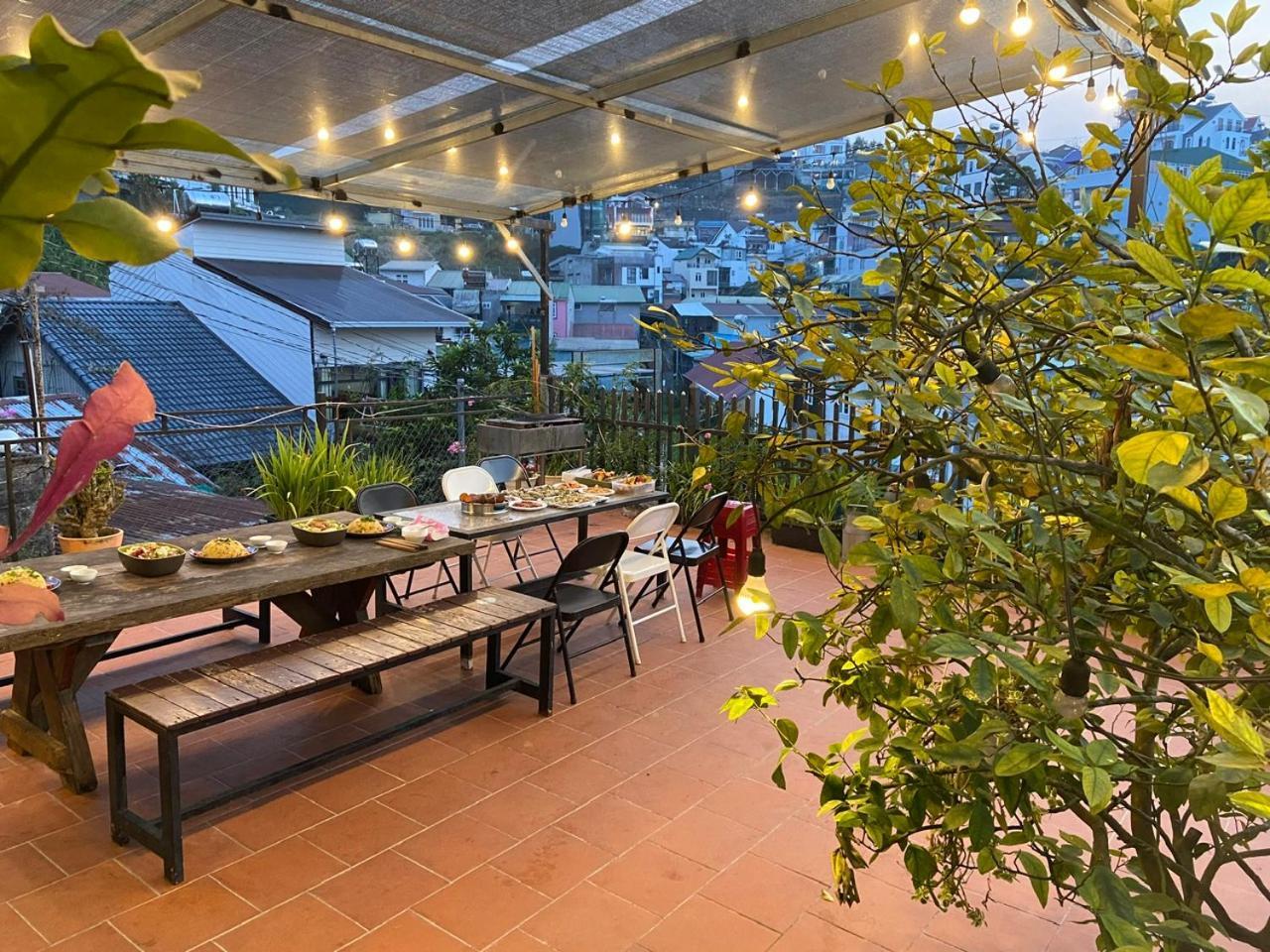 La Nha Homestay Da Lat Esterno foto